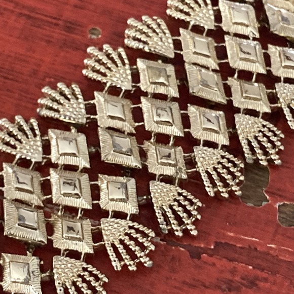 Vintage Jewelry - Vintage Wide Coro Pegasus Bracelet Gold Tone Fringe Edge 7.5in Panel Link Signed